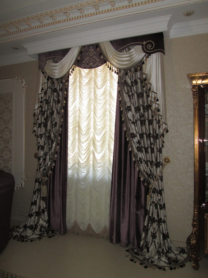 Французские шторы в интерьере гостиной. Фото 3